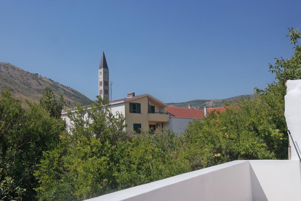 Apartment Eka Mostar Bagian luar foto
